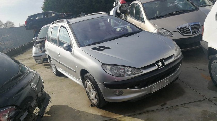 Piese second-hand pentru Peugeot 206