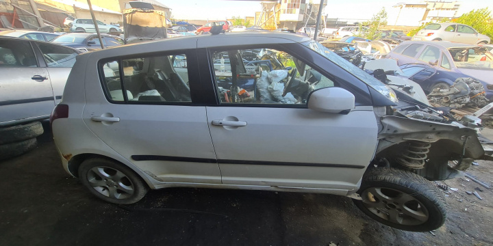 Piese Suzuki Swift 3 [2004 - 2010] Hatchback 5-usi 1.3 MT (92 hp)