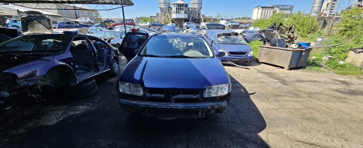 Piese Volkswagen VW Bora [1998 - 2005] Variant wagon 1.6 16V MT (105 hp)
