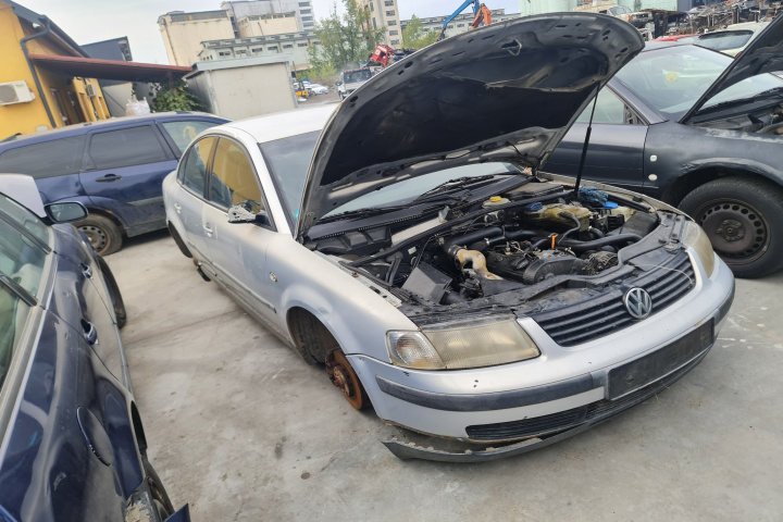 Piese Volkswagen VW Passat B5 [1996 - 2000] Sedan 4-usi 1.9 TDI MT (90 hp)