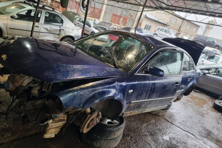 Piese Volkswagen VW Passat B5.5 [facelift] [2000 - 2005] Sedan 1.9 TDI 4Motion 6MT (130 hp)