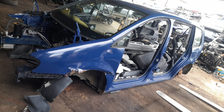 Piese Volkswagen VW Touran [2003 - 2006] Minivan 1.9 TDI MT (100 hp)