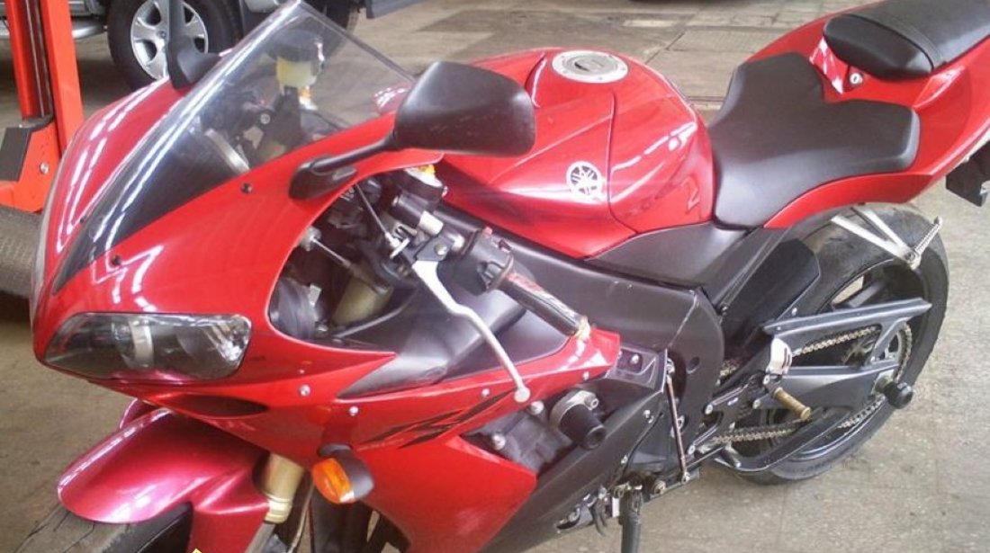 Piese YAMAHA R1 din 2004