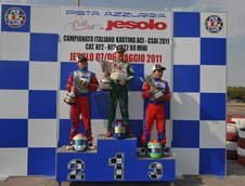 Pilotii romani de karting participa cu succes la competitiile internationale
