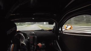 Pilotul unui McLaren 12C GT3 ne arata cum se conduce pe Nurburgring