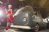 Pinup de vara cu Volkswagen by Victor Carapcea