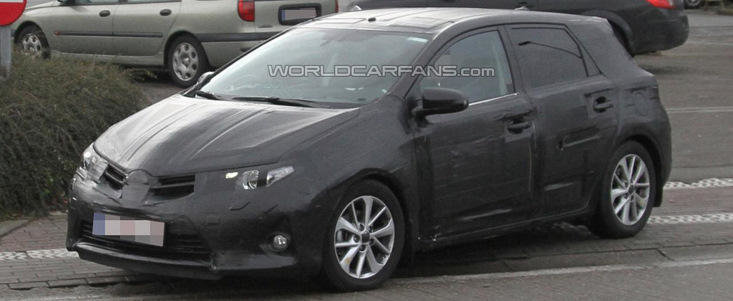 Pirmele poze spion cu noua Toyota Auris