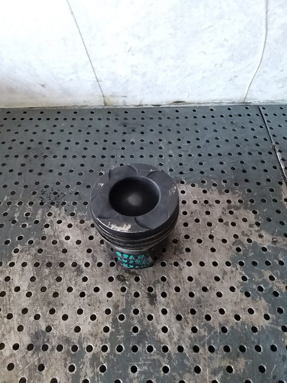 Piston 1.6 cdti opel astra j 0687776302