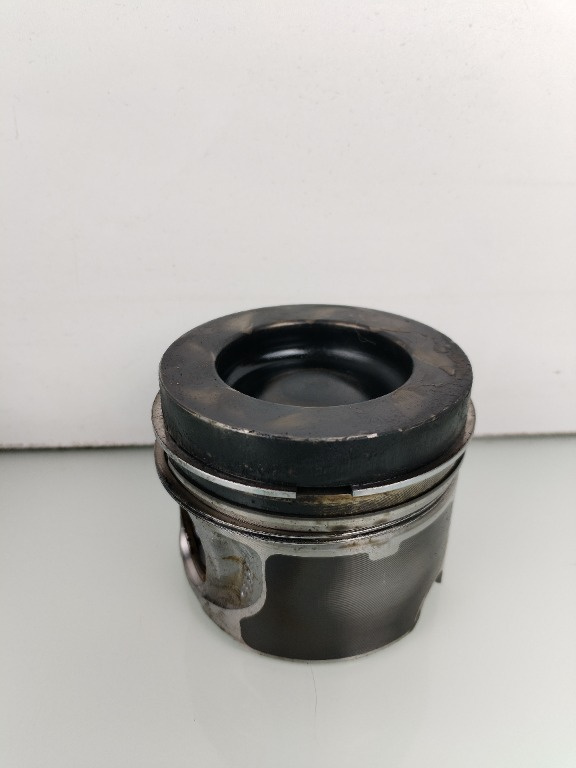 Piston Audi A5 2.0TDI CAHA