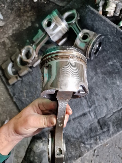 Piston complet cu Biela Ford Transit 2.4TDCI JXFA 2010