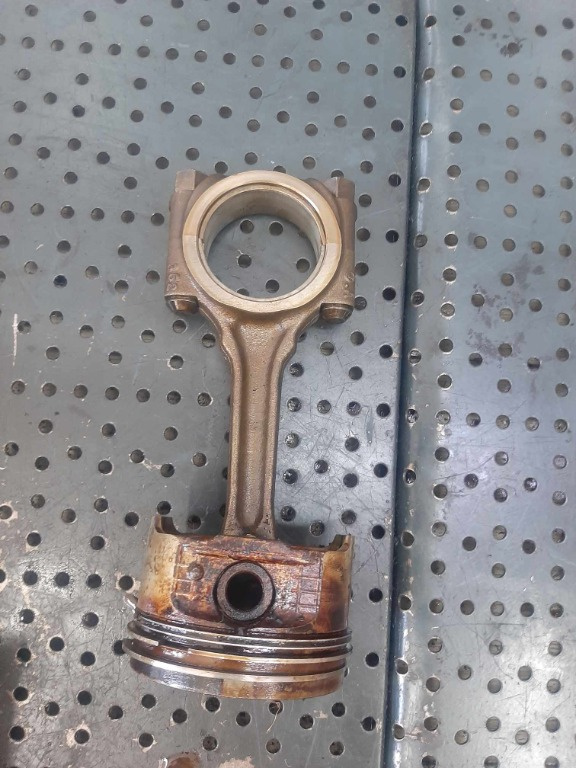 Piston cu biela 1.1b hfx peugeot 207 307 citroen c3 c2