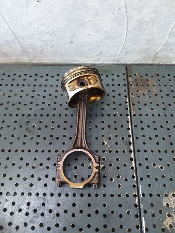 Piston cu biela 1.4 b vw polo 9n