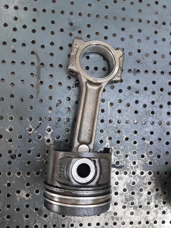 Piston cu biela 1.5 dci k9k euro 3 renault clio 2 kangoo megane 2