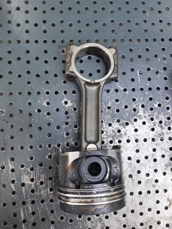 Piston cu biela 1.5 dci k9kb702 renault clio 2 kangoo euro 3