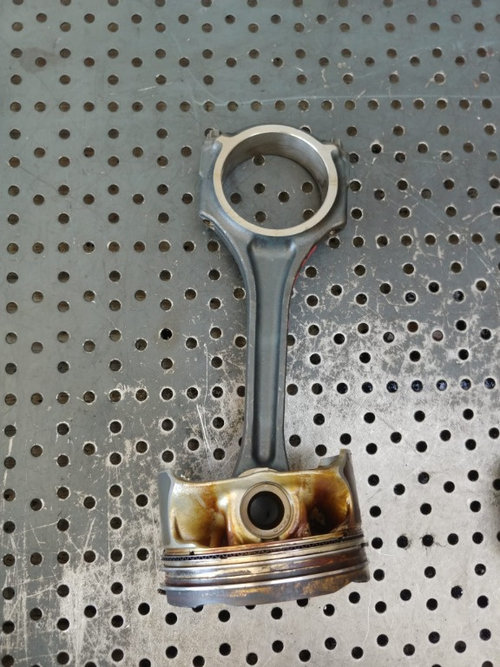 Piston cu biela 1.6 b 270910 mercedes cla x117 a-class w176 b-class w246
