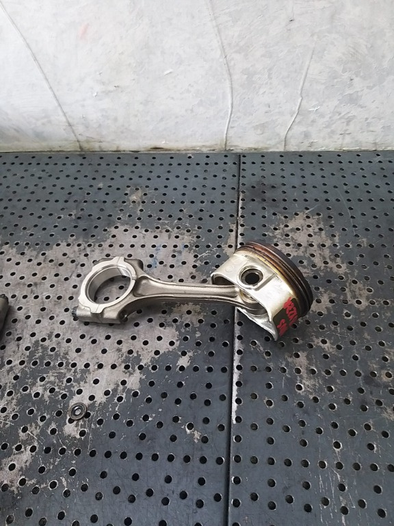 Piston cu biela 1.8 b hybrid toyota prius
