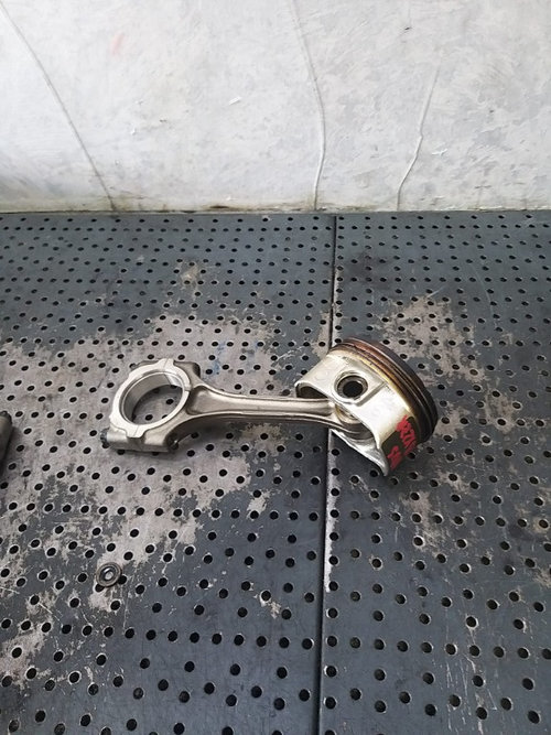 Piston cu biela 1.8 b hybrid toyota prius