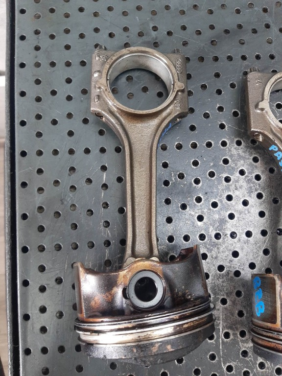 Piston cu biela 1.8 tsi bzb vw passat cc