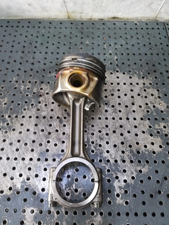 Piston cu biela 2.0 tdi dgc vw golf 7