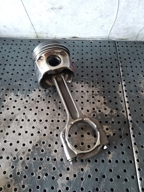 Piston cu biela 2.2 mjt alfa romeo stelvio 949