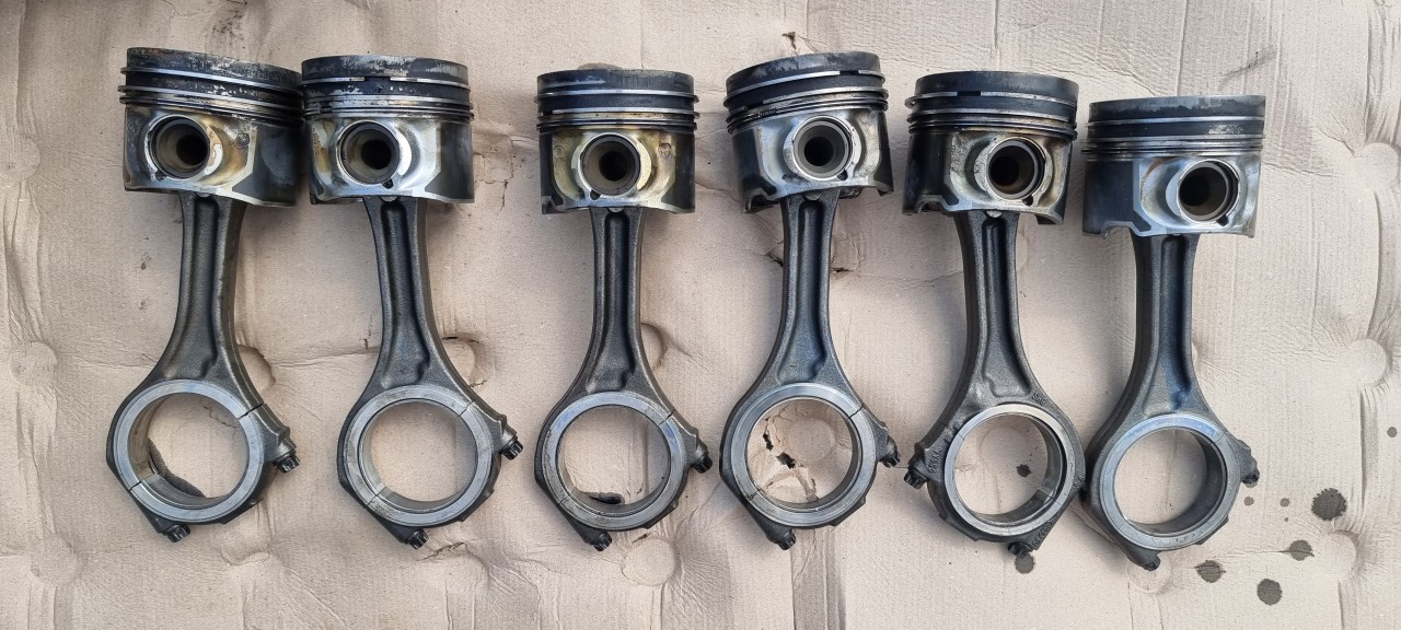 Piston cu biela Audi Q7 3.0 TDI BUG 2006 2007 2008 2009
