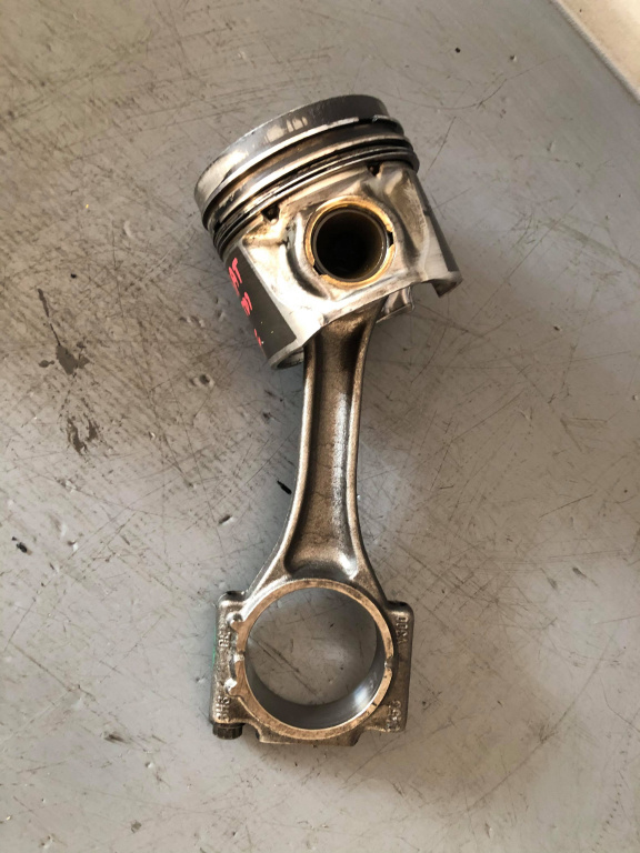 Piston cu biela avf 1.9 tdi audi a4 b6 skoda superb vw passat b3 b6