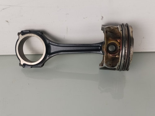 Piston cu biela Mercedes A Class W176 1.6B 270.910