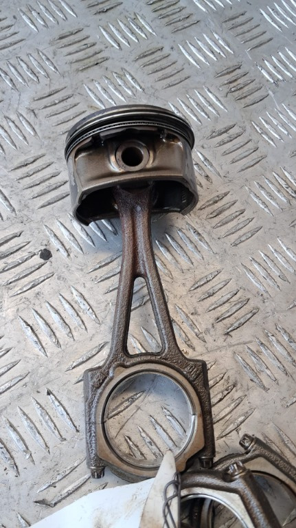Piston cu biela Opel ASTRA H 1.4 benzina an 2007 cod motor Z14XEP
