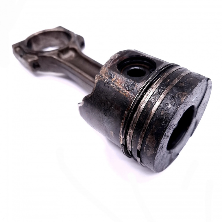 Piston Cu Biela Renault Megane 2 2002-2010 1.9 Dci F9Q 800 Motorina