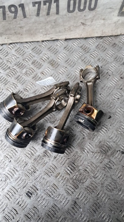 Piston cu biela Skoda Octavia 3 1.6 TDI cod motor DDY an 2017 cod 04L701