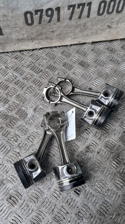 Piston cu biela Vw Golf 7 1.6 TDI cod motor DDY an 2017 cu doar 35000 km
