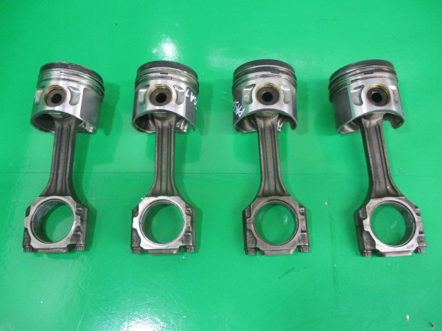 PISTON CU BIELA VW PASSAT 1.9 TDI 66KW 90CP FAB. 1996 – 2000 ⭐⭐⭐⭐⭐