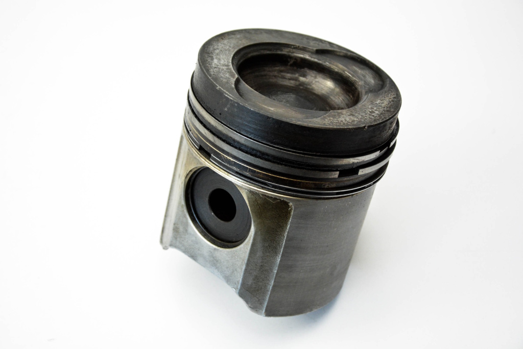 Piston John Deere 4650 1983-1988 7.6 Turbo Diesel 6466Ar Motorina R71074