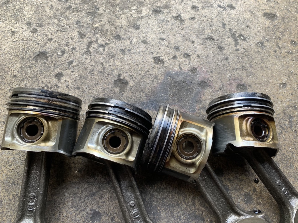 Piston motor Opel Zafira B [2005 - 2010] Minivan 5-usi 1.9 CDTI MT (120 hp) (A05) ENERGY