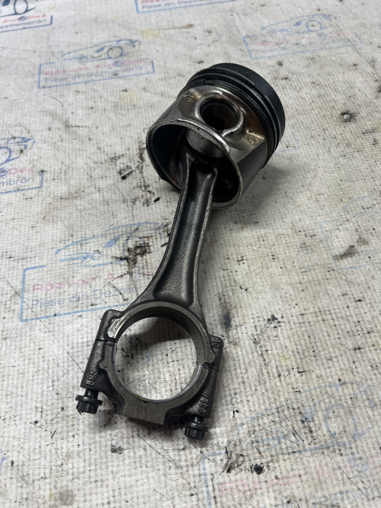 Piston plus biela Volkswagen Jetta 1.6 Motorina 2012