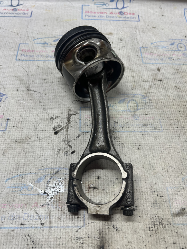 Piston plus biela Volkswagen Jetta 1.6 Motorina 2012