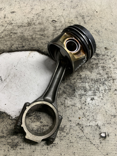 Piston plus biela Volkswagen Tiguan 2.0 Motorina 2012, -
