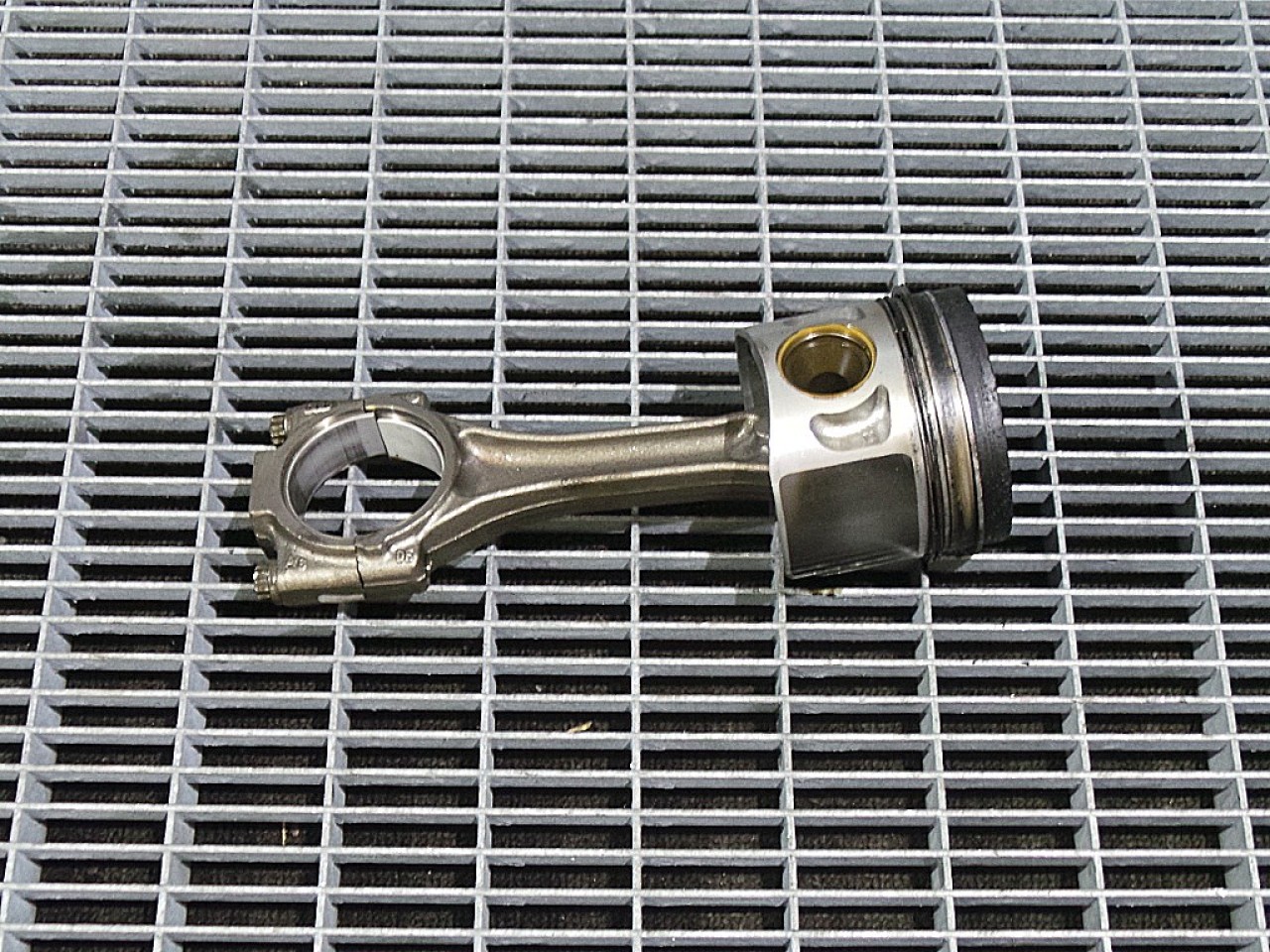 PISTON VW GOLF V 1.9 TDI - (2004 2008)