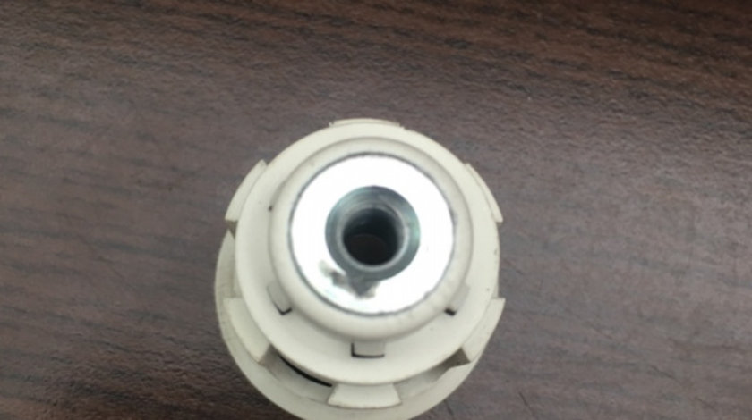 Piulita lampa stop Seat Leon 2 [2005 - 2009] Hatchback 5-usi 1.9 TDI (105 HP) Diesel (1P1)