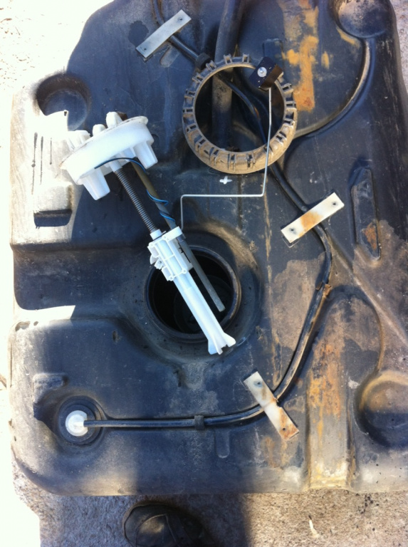 Piulita litrometru Land Rover Discovery [1989 - 1997] SUV 5-usi 2.5 TDi MT (113 hp) (LJ LG) TD 300