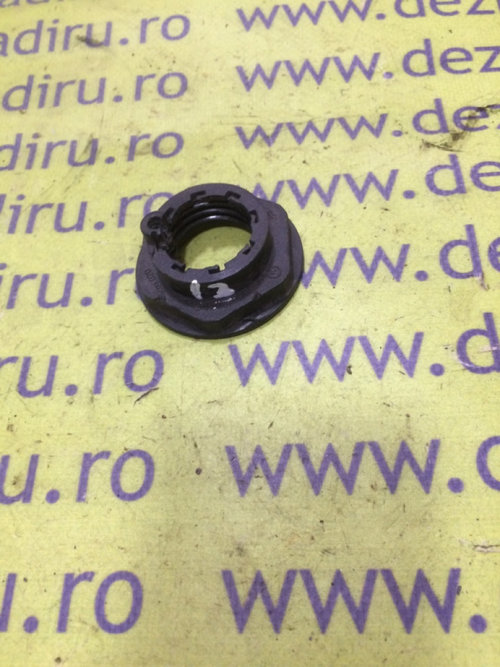 Piulita plastic Ford Ka [1996 - 2008] Hatchback 3-usi 1.3 MT (60 hp) (RB_) RBT BAA