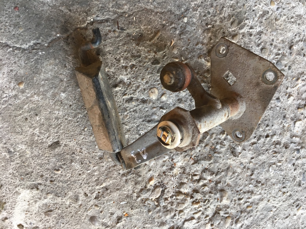 Pivot cu greutate timonerie cutie de viteze Audi A3 8L [facelift] [2000 - 2003] Hatchback 3-usi 1.6 MT (102 hp) SE 1.6 AVU