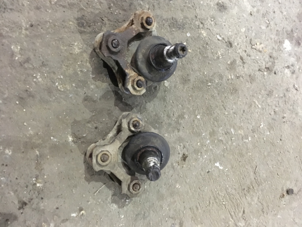 Pivot Skoda Octavia [1996 - 2000] Liftback 5-usi 1.8 T MT (150 hp) (1U2)