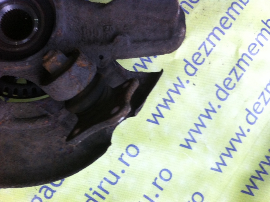 Pivot stanga fata Volkswagen Bora [1998 - 2005] Sedan 1.6 16V MT (105 hp) (1J2)
