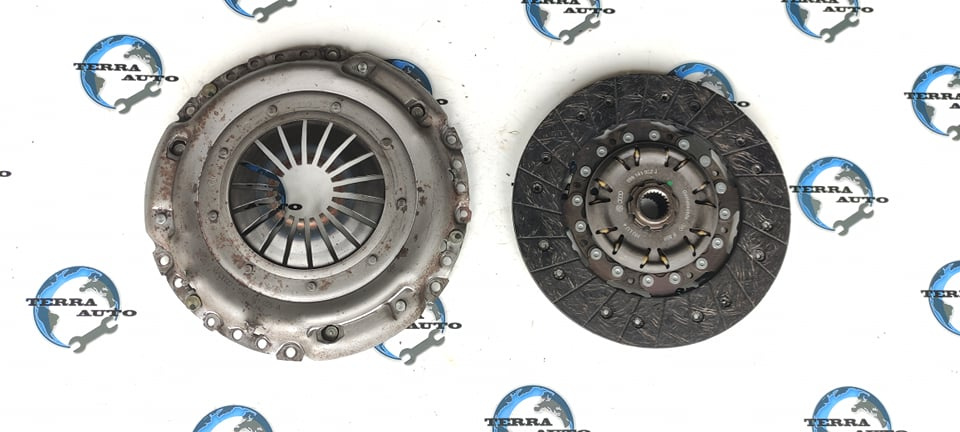 Placa presiune si disc ambreiaj VW Bora I 1.9 TDI cod motor AXR