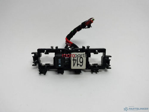 Placa suport releie AUDI A6/S6 III Saloon (4F2, C6) [ 2004 - 2011 ] VAG OEM 4E0937503D