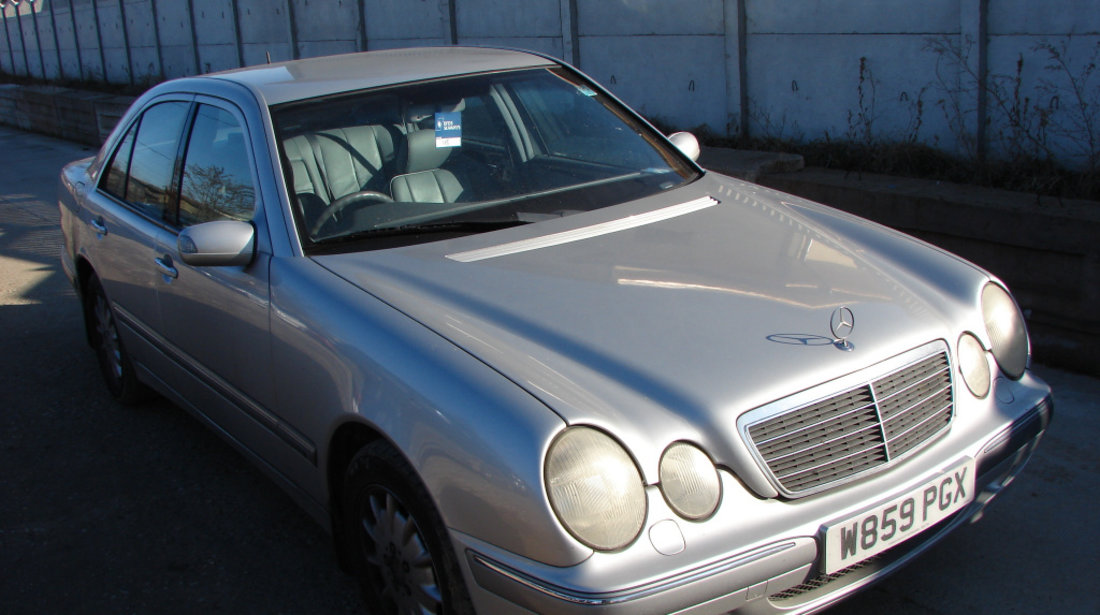 Plafon interior Mercedes-Benz E-Class W210/S210 [facelift] [1999 - 2002] Sedan E 220 CDI MT (143 hp) E220 CDI 2.2 CDI