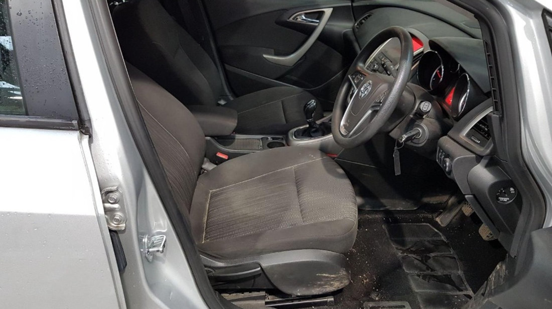 Plafon interior Opel Astra J 2011 Break 1.7D