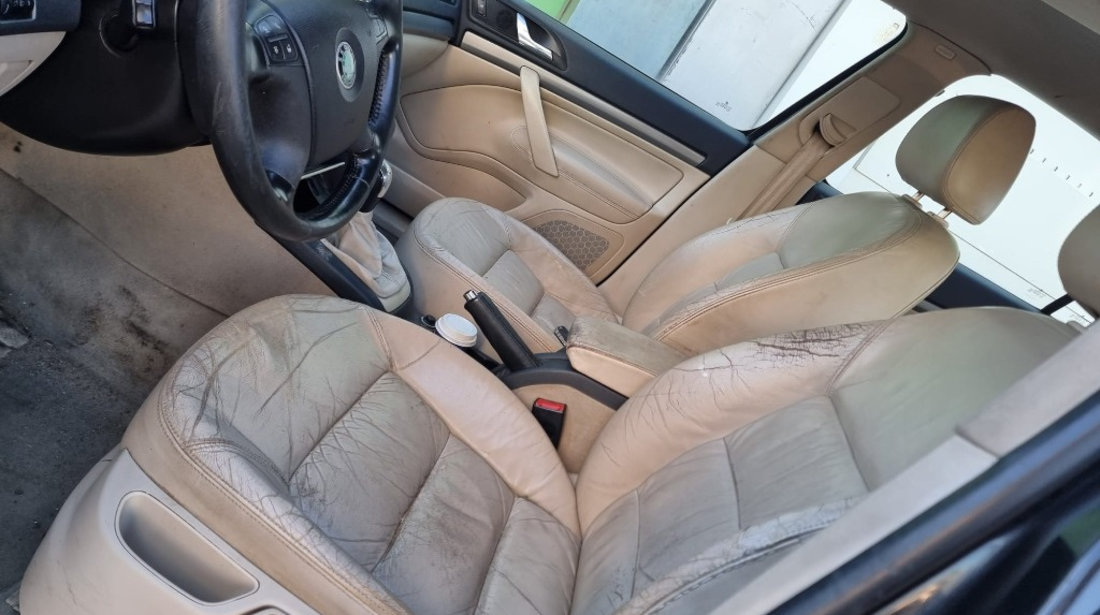 Plafon interior Skoda Octavia 2 2005 berlina 2.0 tdi bkd