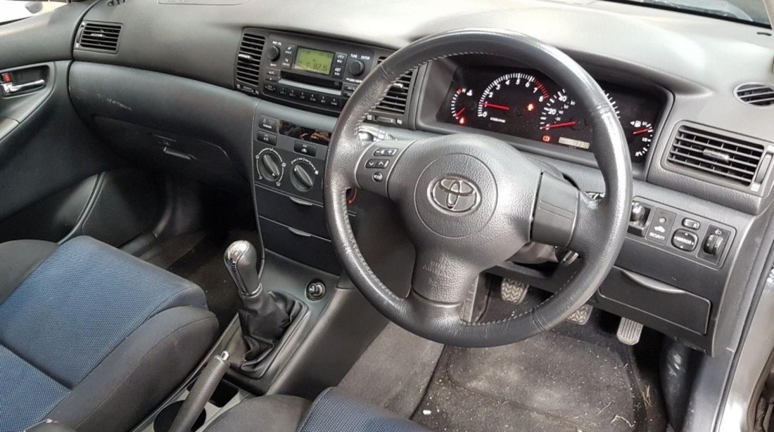 Plafon interior Toyota Corolla 2005 hatchback 1.39 benzina ZZE120